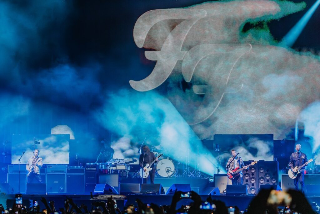 History-Making: Dave Grohl’s Isolated Drumming Shines on Queens of The Stone Age’s “Song For The Dead” as classic hits and new tracks in full glory…