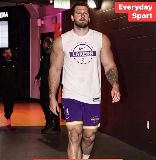 Luka Dončić Returns to Lakers Facility Looking Noticeably Bulked Up Amid Controversial Overseas Recovery Reports