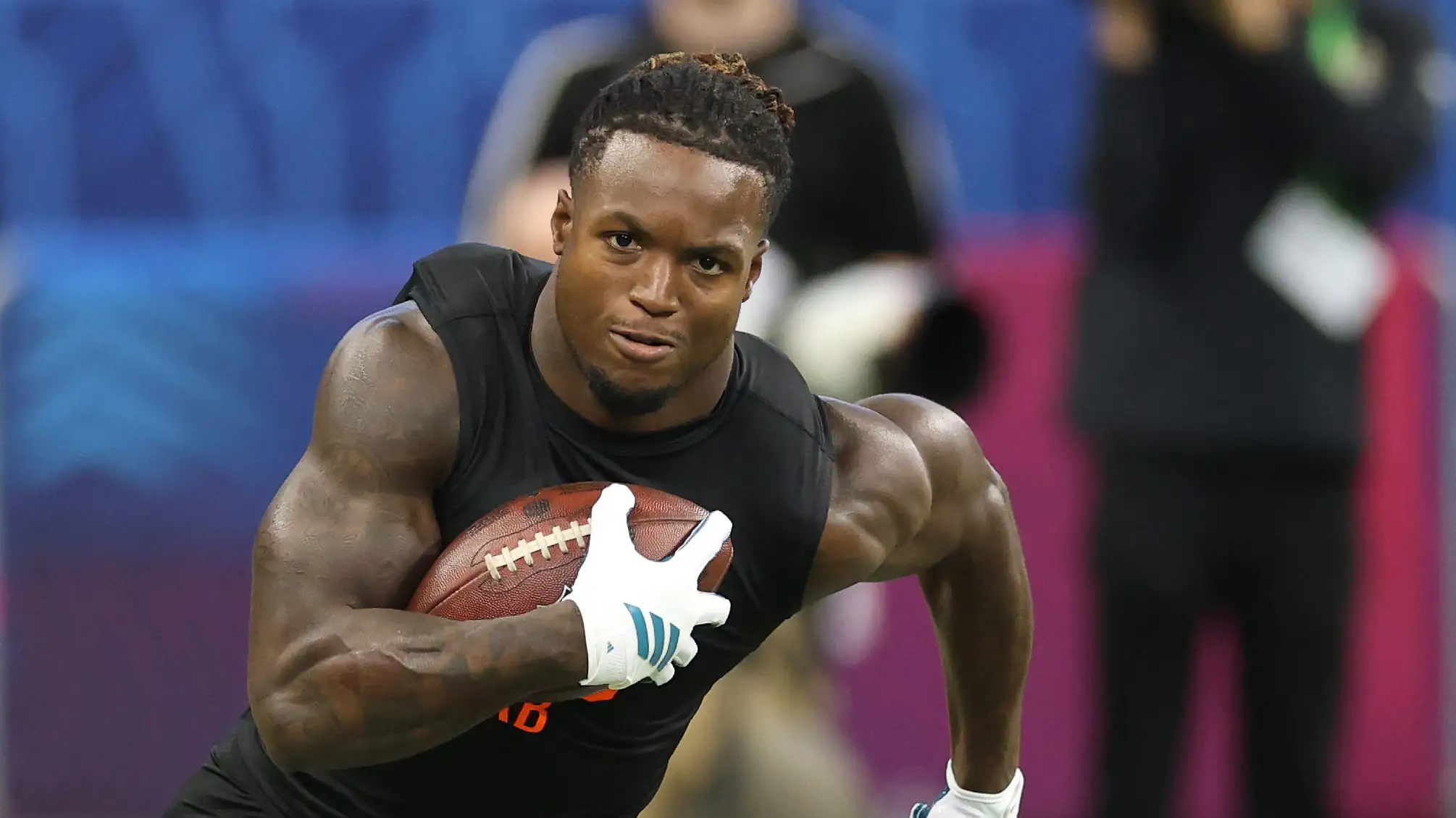 Raiders UDFA Projected to Beat Dylan Laube, Chris Collier for Roster Spot